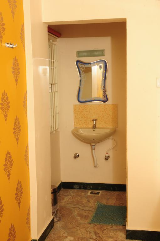 Hotel Rathnavel Towers Madrás Habitación foto